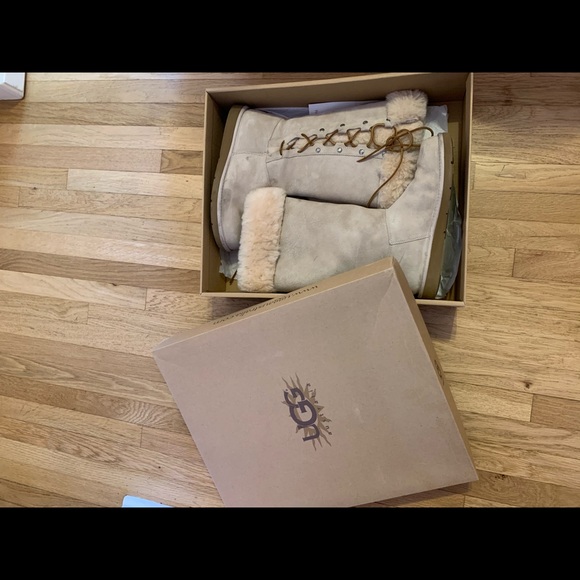 UGG Boots - Picture 2 of 7